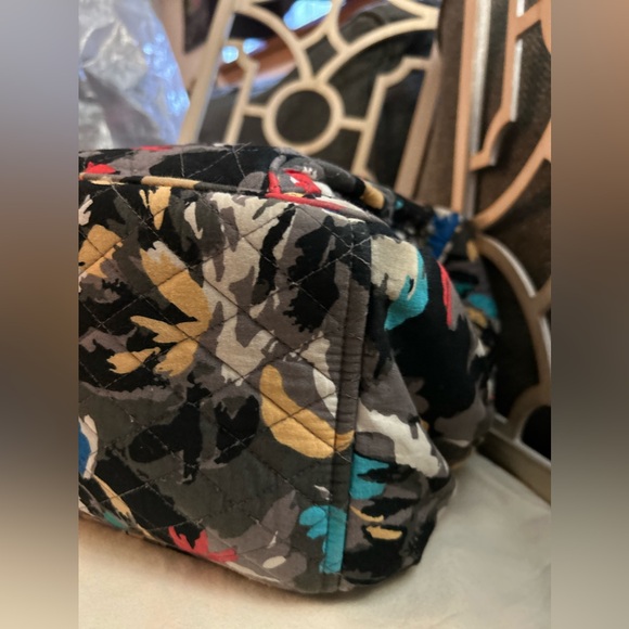 Vera Bradley backpack with no noticeable wear. Excellent condition. - Picture 12 of 14